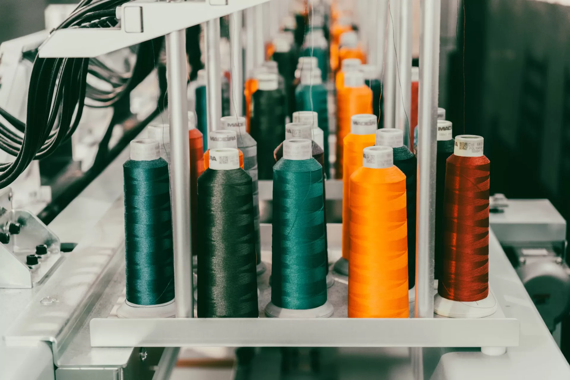 Fils techniques utilisés pour la broderie industrielle CBL