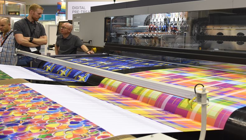 Contrôle qualité sur ligne de sublimation grand format